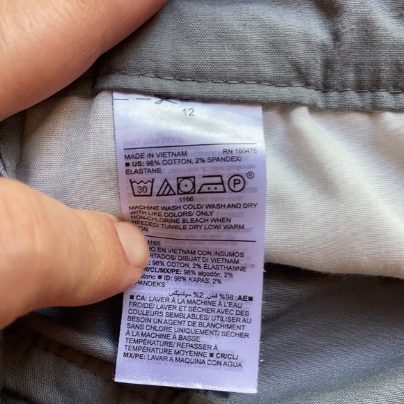 Old Navy gray everyday short mid rise size 12 - Picture 4 of 5